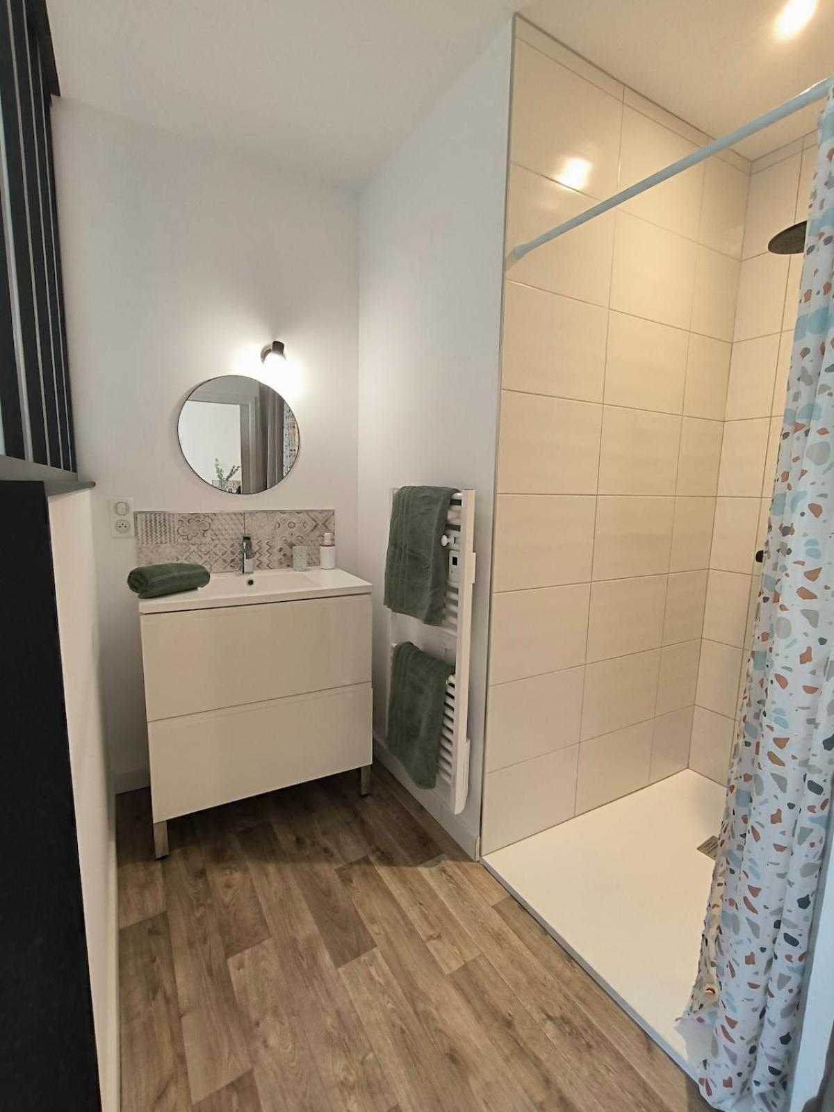 Le Talia - Terrasse Apartment Ош Екстериор снимка